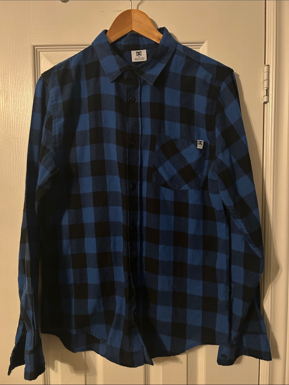 DC Men’s Blue & Black Plaid Shirt M